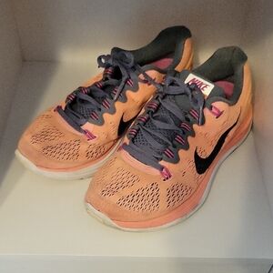 Nike dynamic sport peach, grey, black sz8 lunarlon Streetcorp mesh sneaker